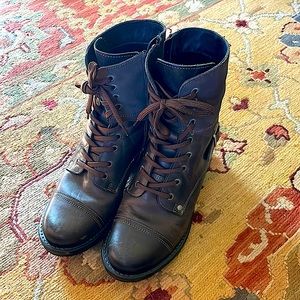 Women’s dark brown Taos boots, size 7.5.